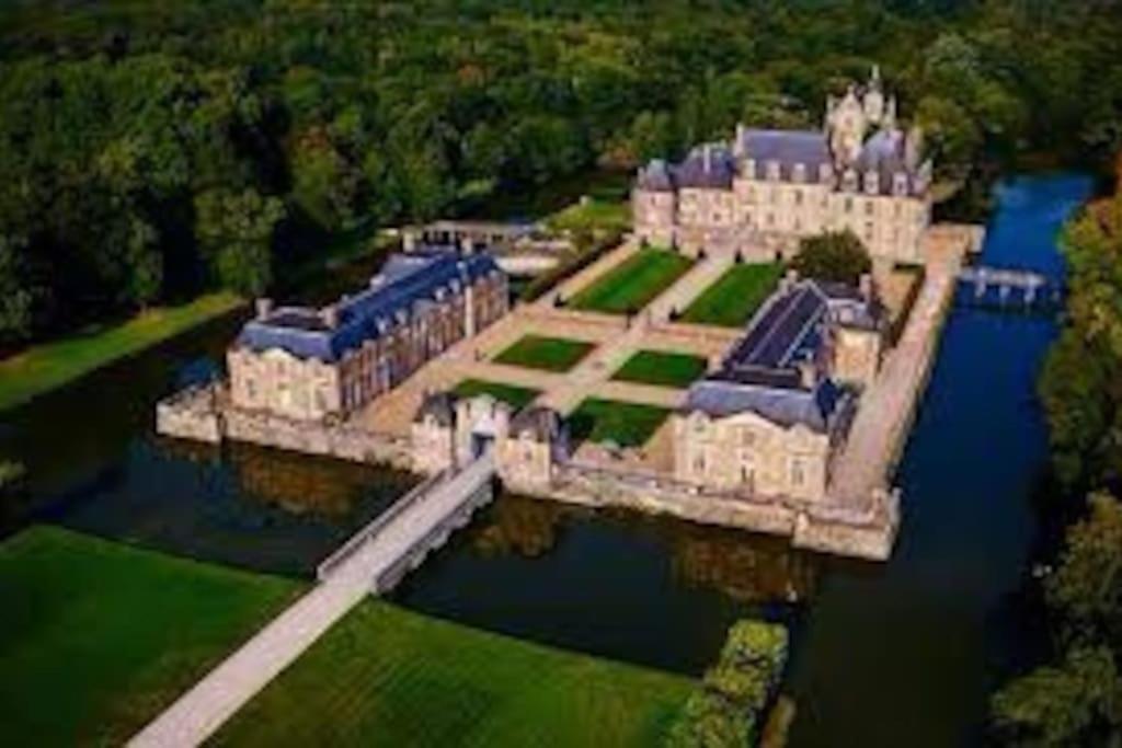 Maison Au Milieu Des Bois Et Des Animaux Jouy-le-Potier エクステリア 写真